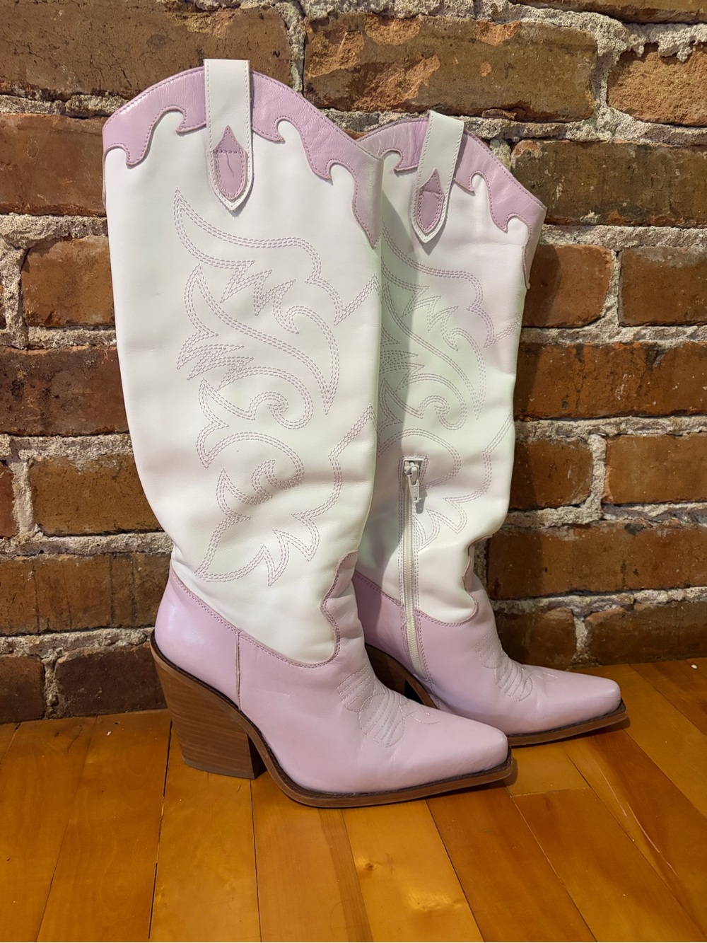 Pink & White leather cowboy boots by L’Intervalle